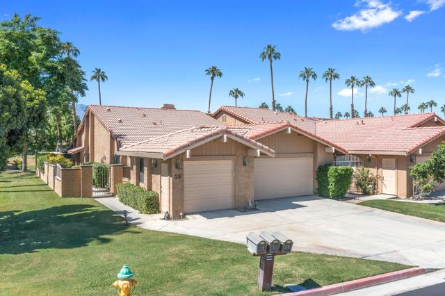 38 Conejo Circle, Palm Desert CA: https://media.crmls.org/mediaz/47667afd-6c59-48ca-849e-6beb3ff08496.jpg