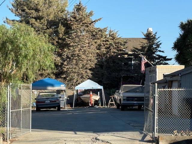 1391 State Street,  CA: https://media.crmls.org/mediaz/47669c77-41fd-4366-b0ad-771b43868cb0.jpg