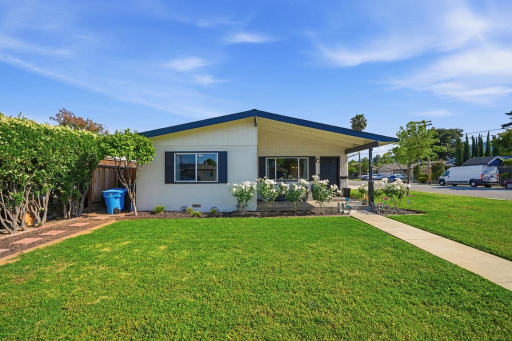 690 El Cerrito Way