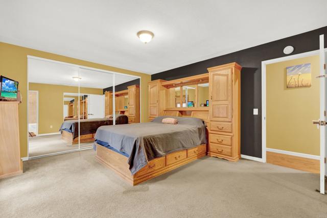 11152 Toyon Hill, Lakeside CA: https://media.crmls.org/mediaz/476797ab-c5d0-4fc6-8ef0-6e88229a590c.jpg