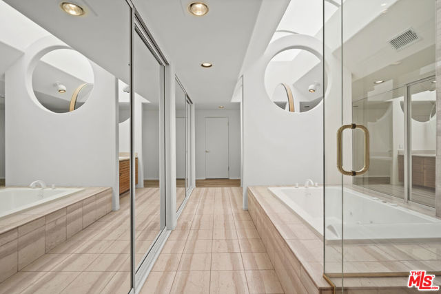 32215 Pacific Coast Highway, Malibu CA: https://media.crmls.org/mediaz/4767d365-d880-4446-b2e3-5418f7e1dd25.jpg