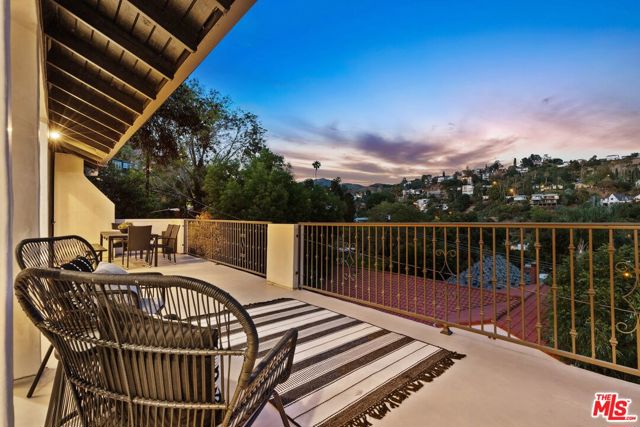 5940 Manola Way, Los Angeles CA: https://media.crmls.org/mediaz/4767e4fe-6b9a-4f42-a535-411a1fcb1d03.jpg