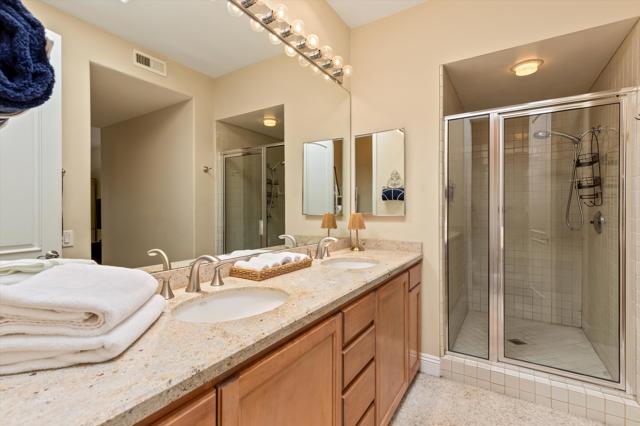 105 Lake Shore Drive, Rancho Mirage CA: https://media.crmls.org/mediaz/4767e60b-10a2-4f3c-bb29-6f480c5beb93.jpg