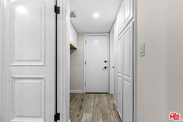8557 Norwich Avenue, North Hills CA: https://media.crmls.org/mediaz/4768339e-d1a8-4a1e-a376-d53c9997e2fe.jpg