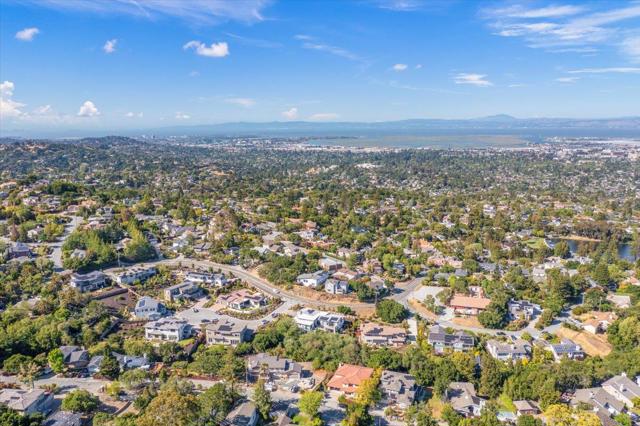 115 Wika Ranch Court, Redwood City CA: https://media.crmls.org/mediaz/4768d2cb-5664-4950-a1b9-a4c1c6279d90.jpg