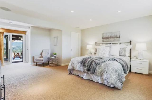 985 Woodview Place, San Jose CA: https://media.crmls.org/mediaz/47691713-da28-4016-9e3d-dccf601dffca.jpg