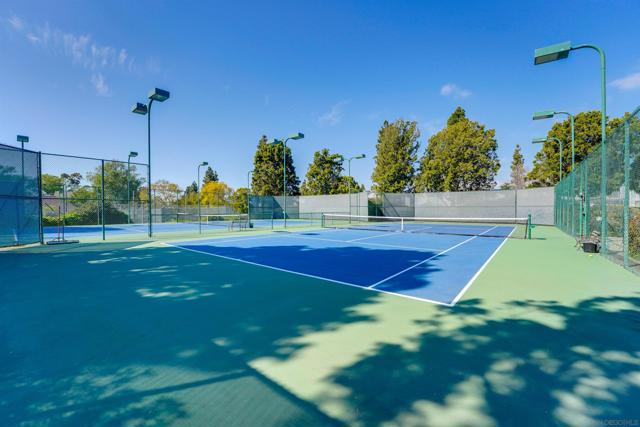 8490 Via Sonoma, La Jolla CA: https://media.crmls.org/mediaz/47691abf-71f2-4328-928f-290d12b0901a.jpg