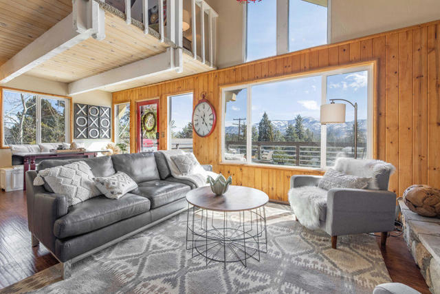 Livingroom2