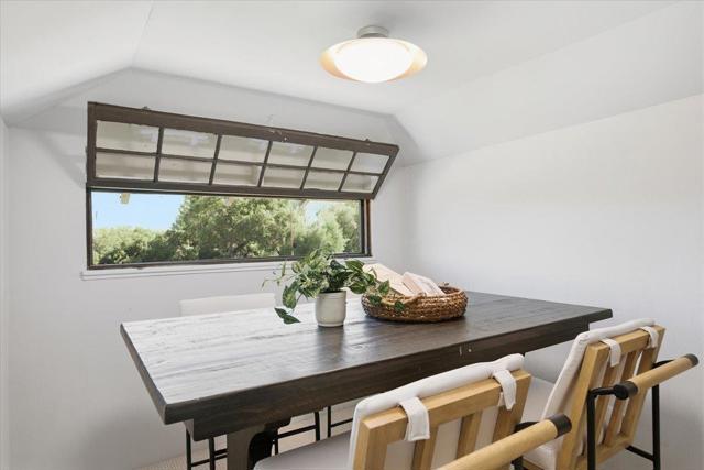 101 Glen Ridge Avenue, Los Gatos CA: https://media.crmls.org/mediaz/476959ec-852d-4916-b578-9ddea4b44686.jpg