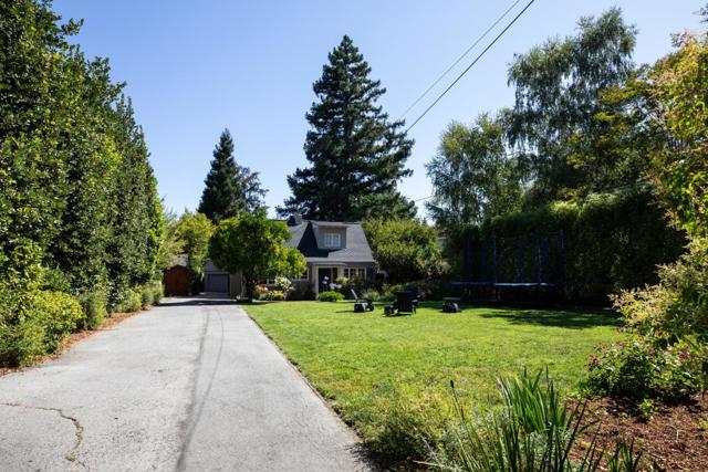 114 University Drive, Menlo Park CA: https://media.crmls.org/mediaz/47696fb3-af37-42a9-9453-d93392af2abd.jpg