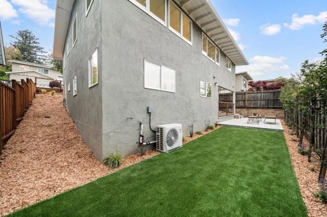 2009 Lyon Avenue, Belmont CA: https://media.crmls.org/mediaz/476a9658-5092-43a2-b770-418fad497d05.jpg