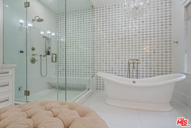 126 N Canyon View Drive, Los Angeles CA: https://media.crmls.org/mediaz/476acf55-bb77-4968-84ef-0614fa2eb514.jpg
