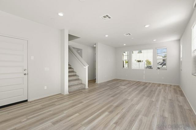 Image 7 of 40 For 40486 Melrose Dr