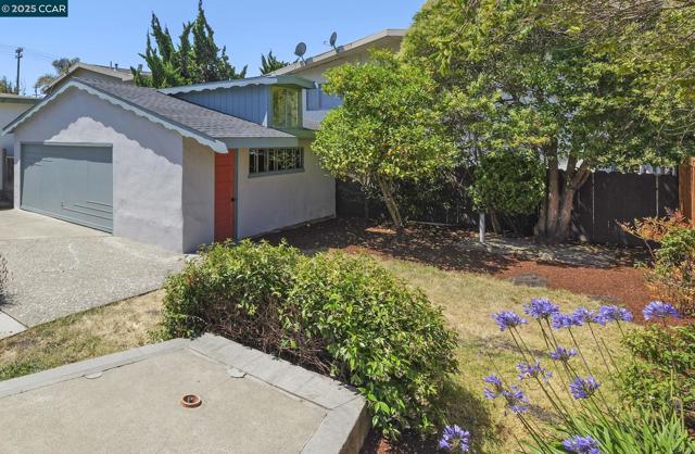 909 Elm St, El Cerrito CA: https://media.crmls.org/mediaz/476b1838-4158-4fb0-8186-8911d736442d.jpg