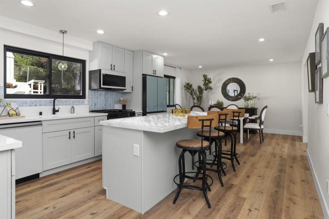 Detail Gallery Image 17 of 72 For 2841 Lloyd Street, San Diego,  CA 92117 - 5 Beds | 3/1 Baths