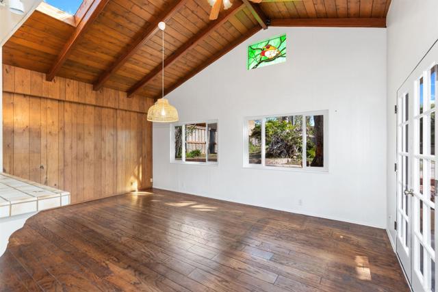 513 Canyon Drive, Solana Beach CA: https://media.crmls.org/mediaz/476c3017-5ddd-4e73-abf0-3c36655ae580.jpg
