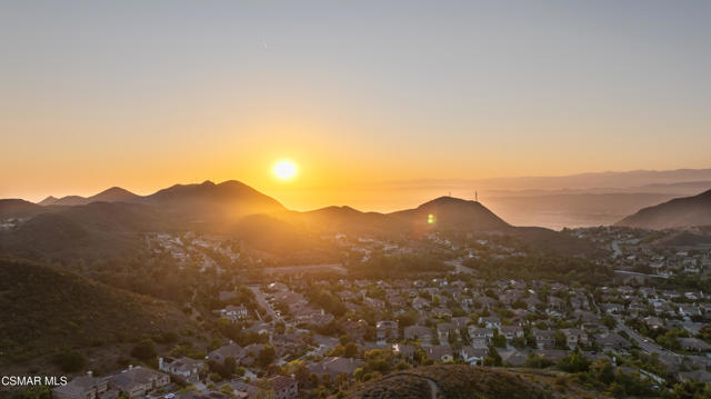 5302 Via Jacinto, Newbury Park CA: https://media.crmls.org/mediaz/476cc2f5-c72a-41b9-892a-479150781e5d.jpg