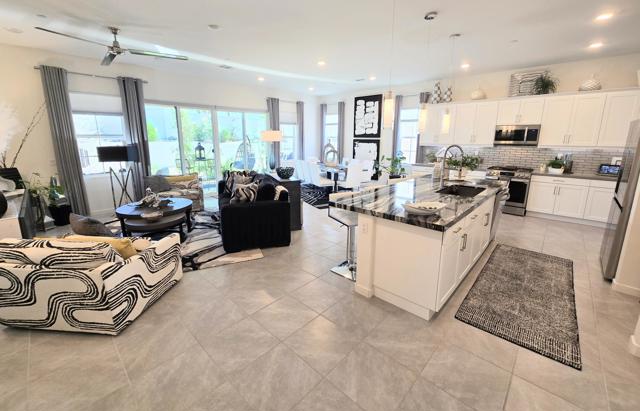 3426 Via Leonardo, Palm Desert CA: https://media.crmls.org/mediaz/476d11a9-852d-4097-b84d-4bf5c9db43dc.jpg