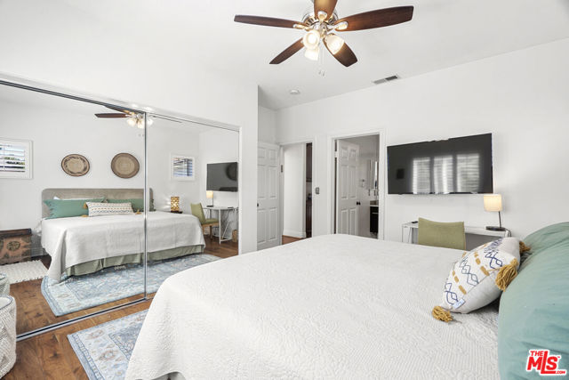 4544 Tobias Avenue, Sherman Oaks CA: https://media.crmls.org/mediaz/476db5cd-d3ef-40f5-8f86-22e9f08672ee.jpg