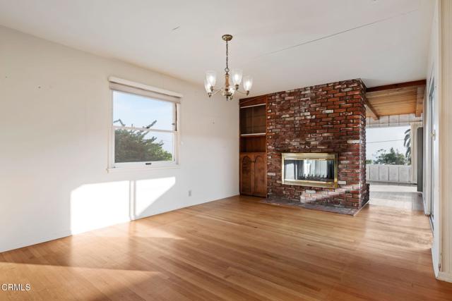 Detail Gallery Image 13 of 59 For 329 Mariposa Dr, Ventura,  CA 93001 - 4 Beds | 3 Baths