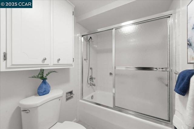 1256 Skycrest Dr, Walnut Creek CA: https://media.crmls.org/mediaz/476e560f-5b15-42e8-a711-3375af53ec59.jpg