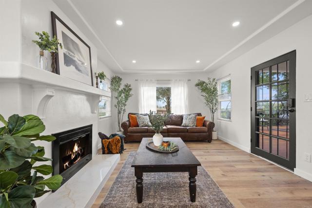 3710 Milan Street, Point Loma CA: https://media.crmls.org/mediaz/476f65cd-7804-4292-863c-a38948549024.jpg