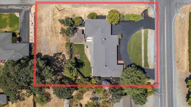 190 W San Martin Avenue, San Martin CA: https://media.crmls.org/mediaz/476f6e05-3e2f-4497-9ab9-7f60a82a5343.jpg