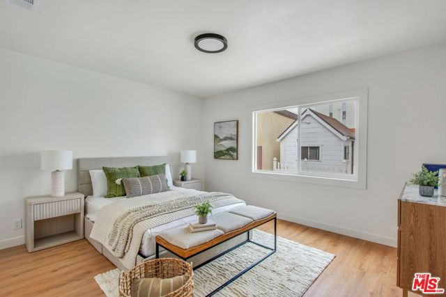 4325 W 58th Place, Los Angeles CA: https://media.crmls.org/mediaz/476fef88-4038-40bc-acce-d5d89eb99a86.jpg