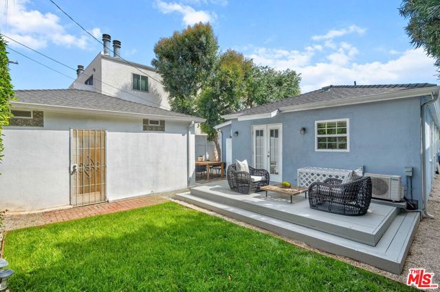 3627 Veteran Avenue, Los Angeles CA: https://media.crmls.org/mediaz/4770e6db-bf65-4230-b1cb-32a88d1d520a.jpg