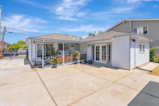 130 Cypress Street, Redwood City CA: https://media.crmls.org/mediaz/4770fdc8-8aae-4ced-8681-4b8ac683a6df.jpg