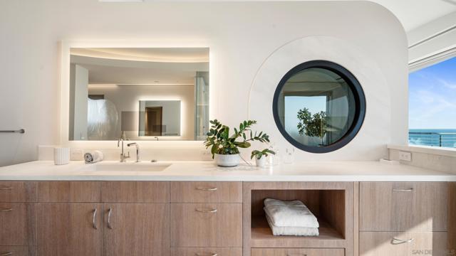 1230 Neptune Ave, Encinitas CA: https://media.crmls.org/mediaz/47715999-2e1c-4cbb-bf61-2302e56502d1.jpg