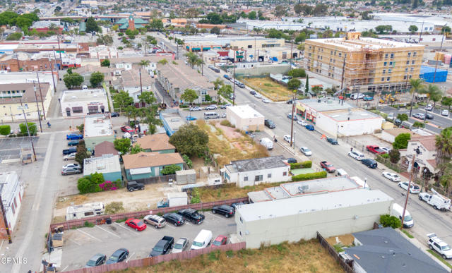 633 meta Street, Oxnard CA: https://media.crmls.org/mediaz/477161b2-9d19-4479-86cf-e1a68295adcd.jpg