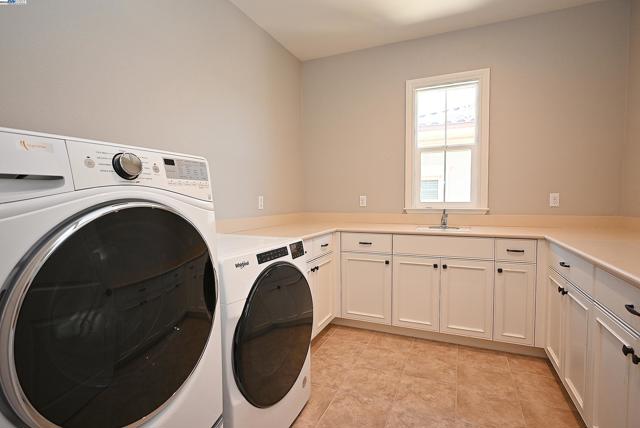 3009 Drysdale St, Danville CA: https://media.crmls.org/mediaz/477172ac-51b2-4b06-9605-f3037c73eacb.jpg