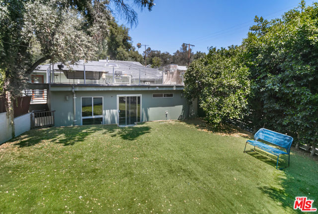905 Pine Grove Avenue, Los Angeles CA: https://media.crmls.org/mediaz/4771af18-6701-4513-8550-4809b4c96fac.jpg