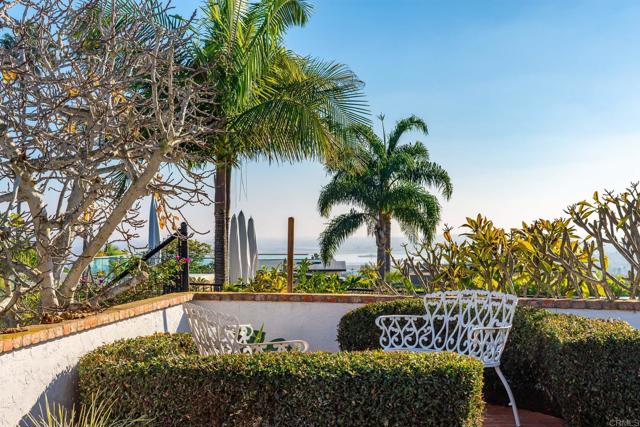 2193 Harbour Heights Rd, San Diego CA: https://media.crmls.org/mediaz/47736240-7fe4-4843-a5a1-323cbd224c13.jpg