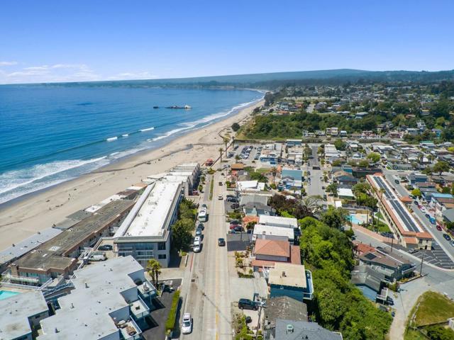 247 Rio Del Mar Boulevard, Aptos CA: https://media.crmls.org/mediaz/4773d085-af3f-4b1a-bf11-b998d6c75405.jpg