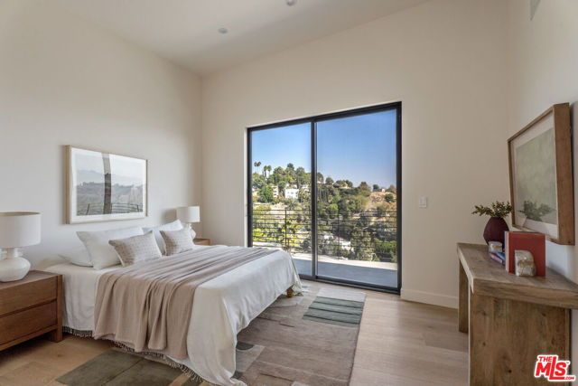 4691 Glenalbyn Drive, Los Angeles CA: https://media.crmls.org/mediaz/477461c4-b848-41a7-9dc7-3e26dcc6aa31.jpg