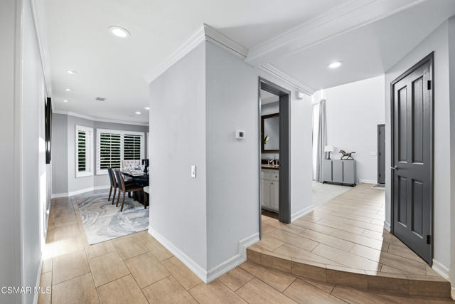 5816 Middle Crest Drive, Agoura Hills CA: https://media.crmls.org/mediaz/477486a5-7d7c-4641-aae0-8beffc1bd593.jpg