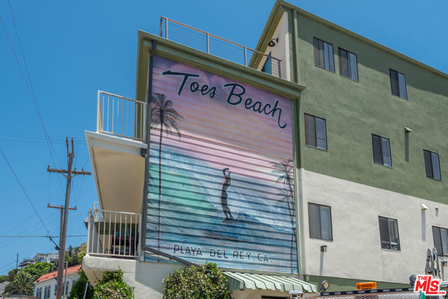 308 Pershing Drive, Playa del Rey, California 90293, 2 Bedrooms Bedrooms, ,2 BathroomsBathrooms,Condominium,For Sale,Pershing,24407599