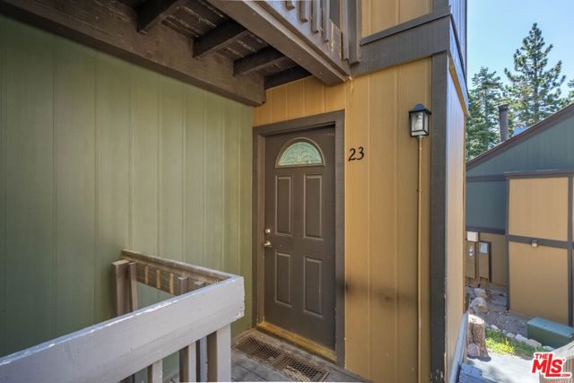 1629 Majestic Pines Drive, Mammoth Lakes CA: https://media.crmls.org/mediaz/47750a84-b655-4a1b-b13d-c6ac72e25f03.jpg