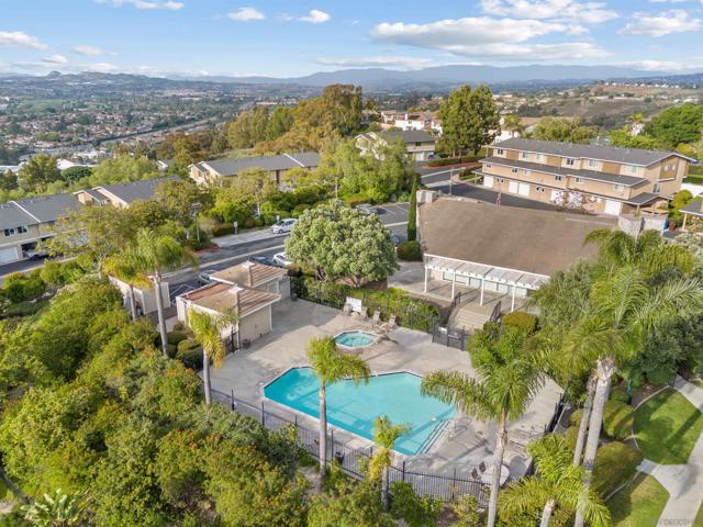 721 Buena Tierra Way, Oceanside CA: https://media.crmls.org/mediaz/4775e5ca-aae5-4216-aa47-616fc341b428.jpg
