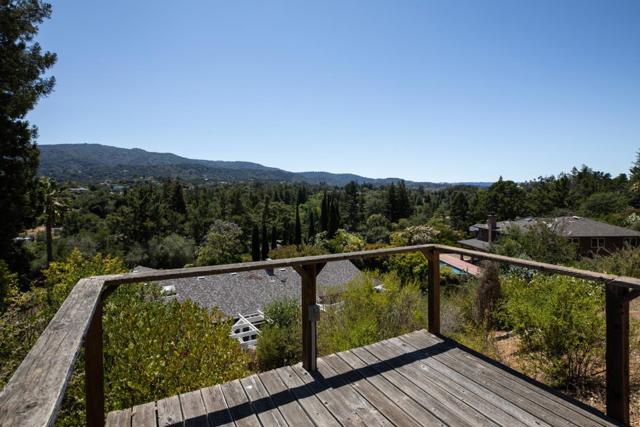 348 Costello Drive, Los Altos CA: https://media.crmls.org/mediaz/4775ec4c-a990-4407-8168-458dd6412bbb.jpg