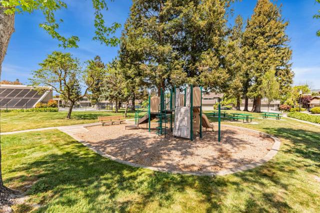 17510 Carriage Lamp Way, Morgan Hill CA: https://media.crmls.org/mediaz/4776380e-3d0c-4b2d-8c55-12c4533e2dc5.jpg