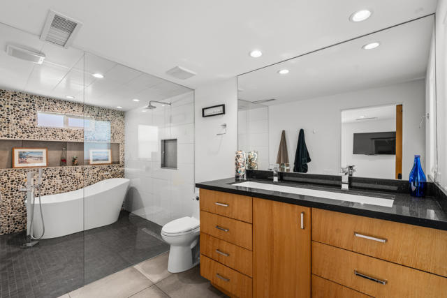 74279 Old Prospector Trail, Palm Desert CA: https://media.crmls.org/mediaz/47764a7f-e824-41f2-897b-7050d9ffb008.jpg