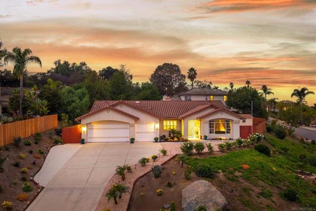 1935 Cresthaven Dr, Vista CA: https://media.crmls.org/mediaz/47764baf-c567-4607-85d7-84110fdaaac6.jpg