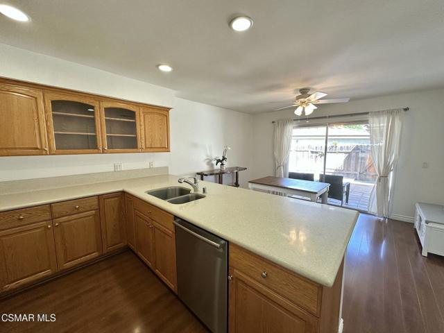 1149 Nottingwood Circle, Westlake Village CA: https://media.crmls.org/mediaz/4776b246-b866-4b39-b25e-0c35e29a4b9e.jpg