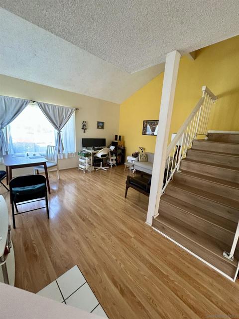 10828 Lamentin Ct, San Diego CA: https://media.crmls.org/mediaz/47771183-a2dd-49b8-8bba-cf0861c93dd3.jpg