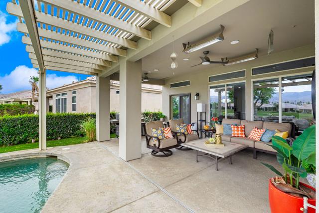 44580 S Heritage Palms Drive, Indio CA: https://media.crmls.org/mediaz/477775cf-3e19-4334-8df7-41fd10b7d55a.jpg