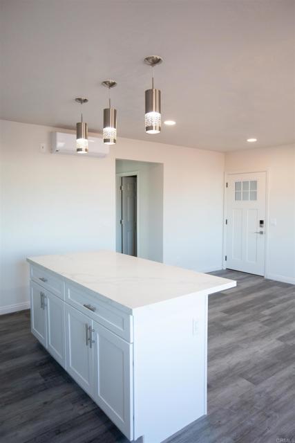 Image 3 of 40 For 1417 Grove Ave  4