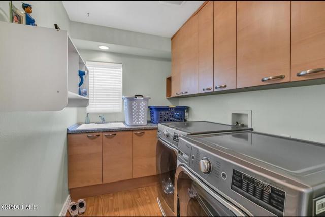 144 Acacia Lane, Newbury Park CA: https://media.crmls.org/mediaz/4777b40a-74f5-4fb6-a44d-a72000e91ba7.jpg
